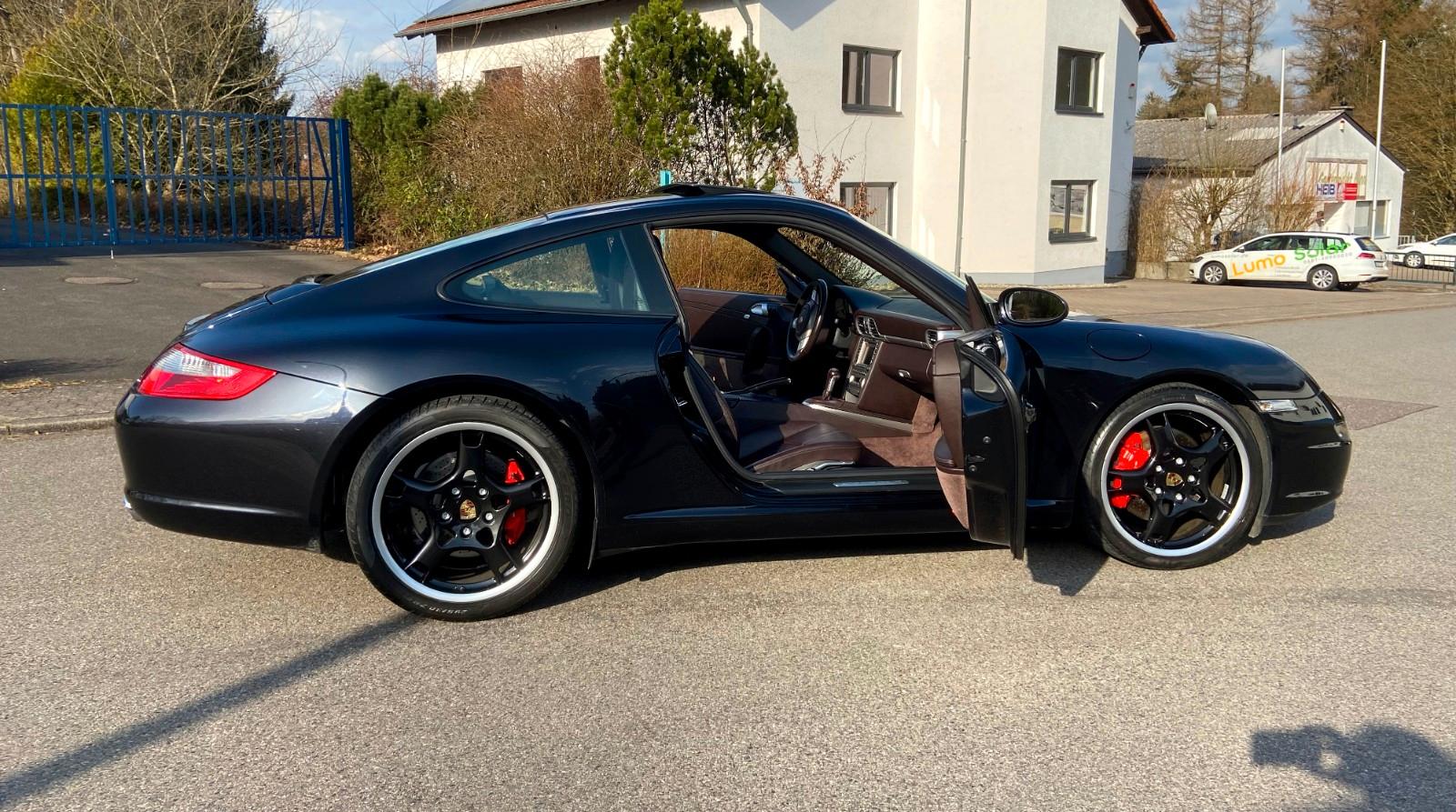 Porsche 997 Carrera S 6G EXCLUSIV uFreiDE ERSTLACK Leder