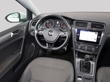 Volkswagen Golf VII Comfortline 1.5 TSI Navi LED ACC CarPla