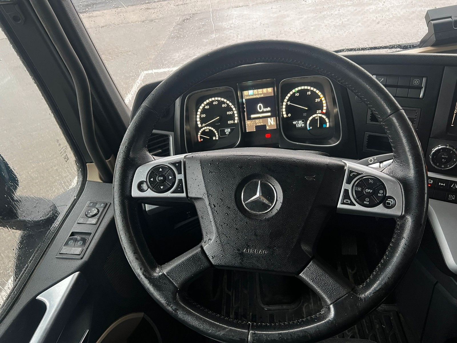 Fahrzeugabbildung Mercedes-Benz Actros 1846 SZM 4x2 Standklima  Retarder