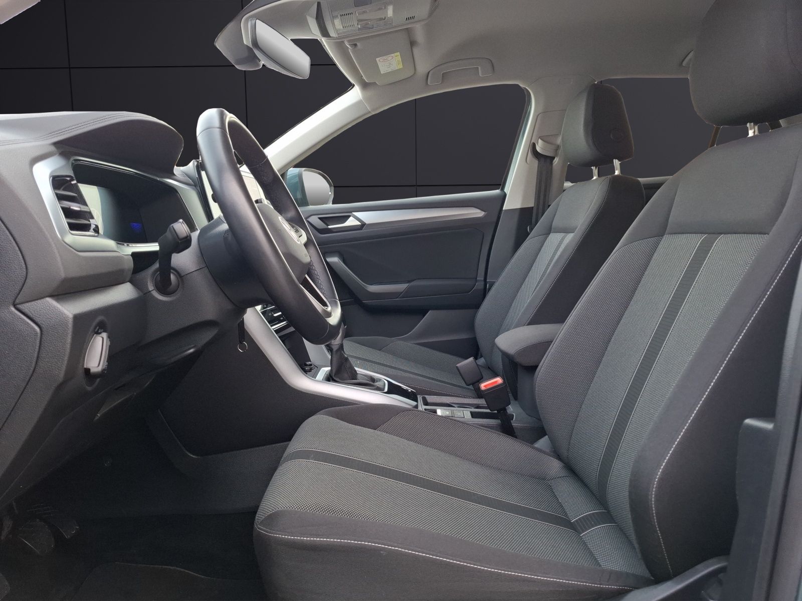 Fahrzeugabbildung Volkswagen T-Roc TSI Life LED Navi AID Park-Assist SH LM