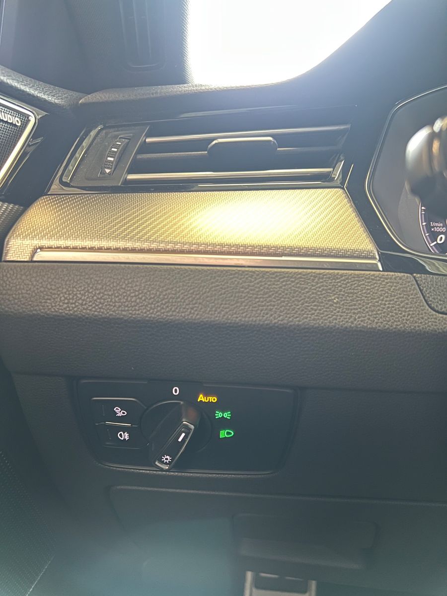 Fahrzeugabbildung Volkswagen Arteon R-Line 4Motion 239PS *PANORAMADACH*ACC*