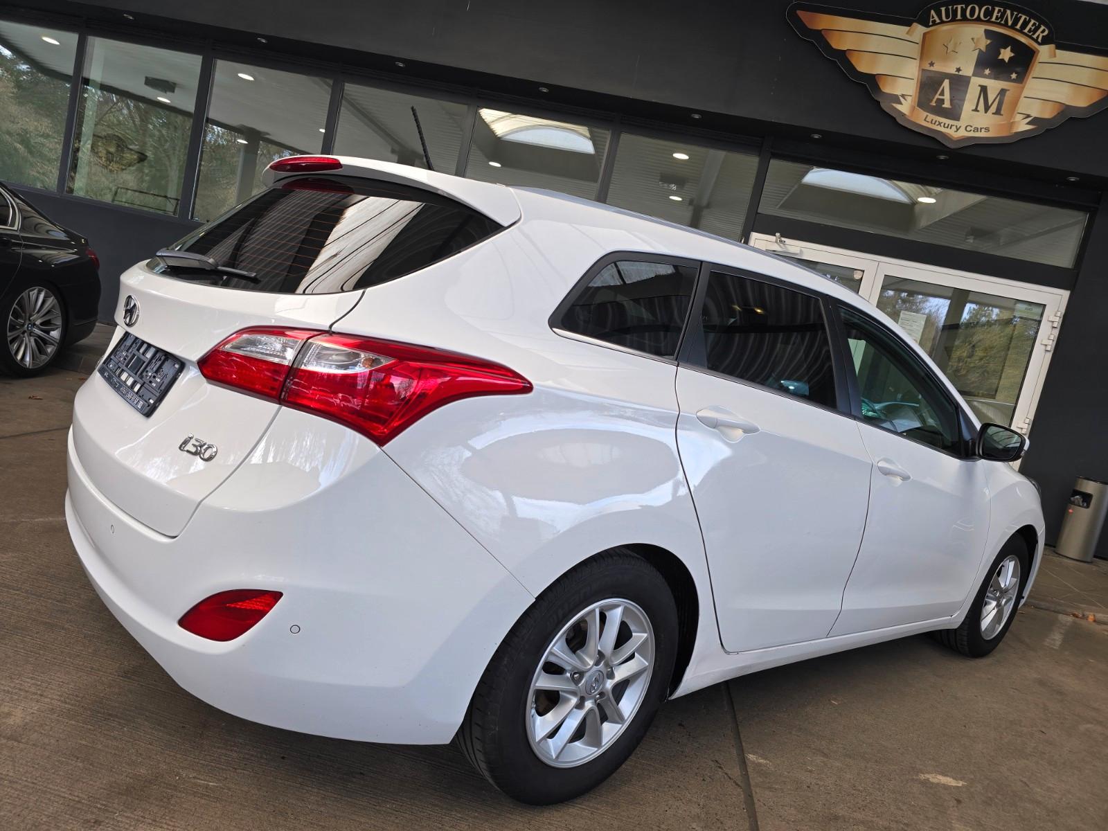 Hyundai i30 Kombi 1.6 GDi blue Passion Automatik Park/LM