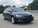 Skoda Superb Combi Exclusive 2.0 TDI *NAVI*LEDER*1Hand - Skoda Superb mit Diesel-Antrieb: Exclusive