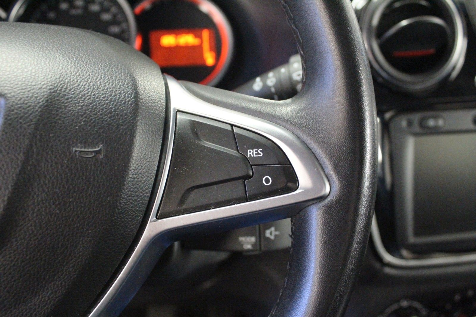 Fahrzeugabbildung Dacia Lodgy TCe 130 Stepway **Navi*7 Sitze*Techroad