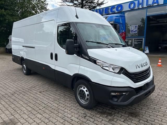 Iveco Daily 35S16A8V 4100 neues Modell 8x im Vorlauf