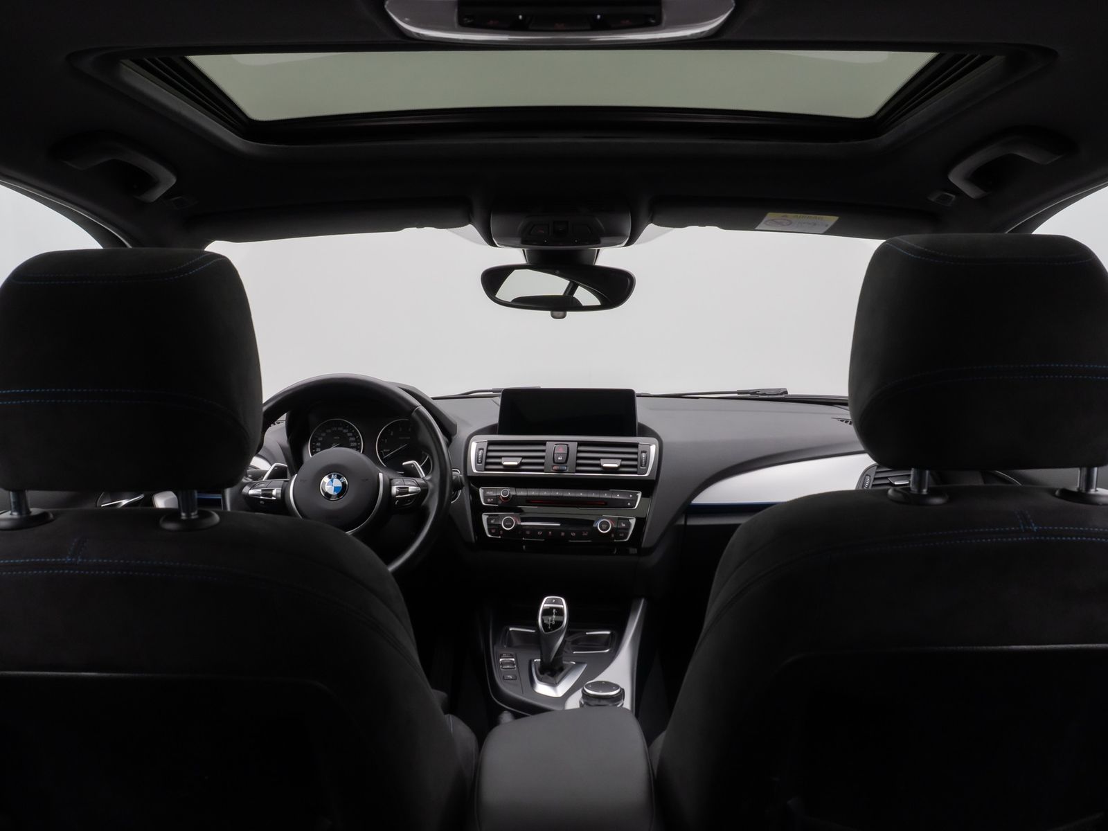 Fahrzeugabbildung BMW M135i xD Parkassist Glasdach H/K NaviPr Komfort