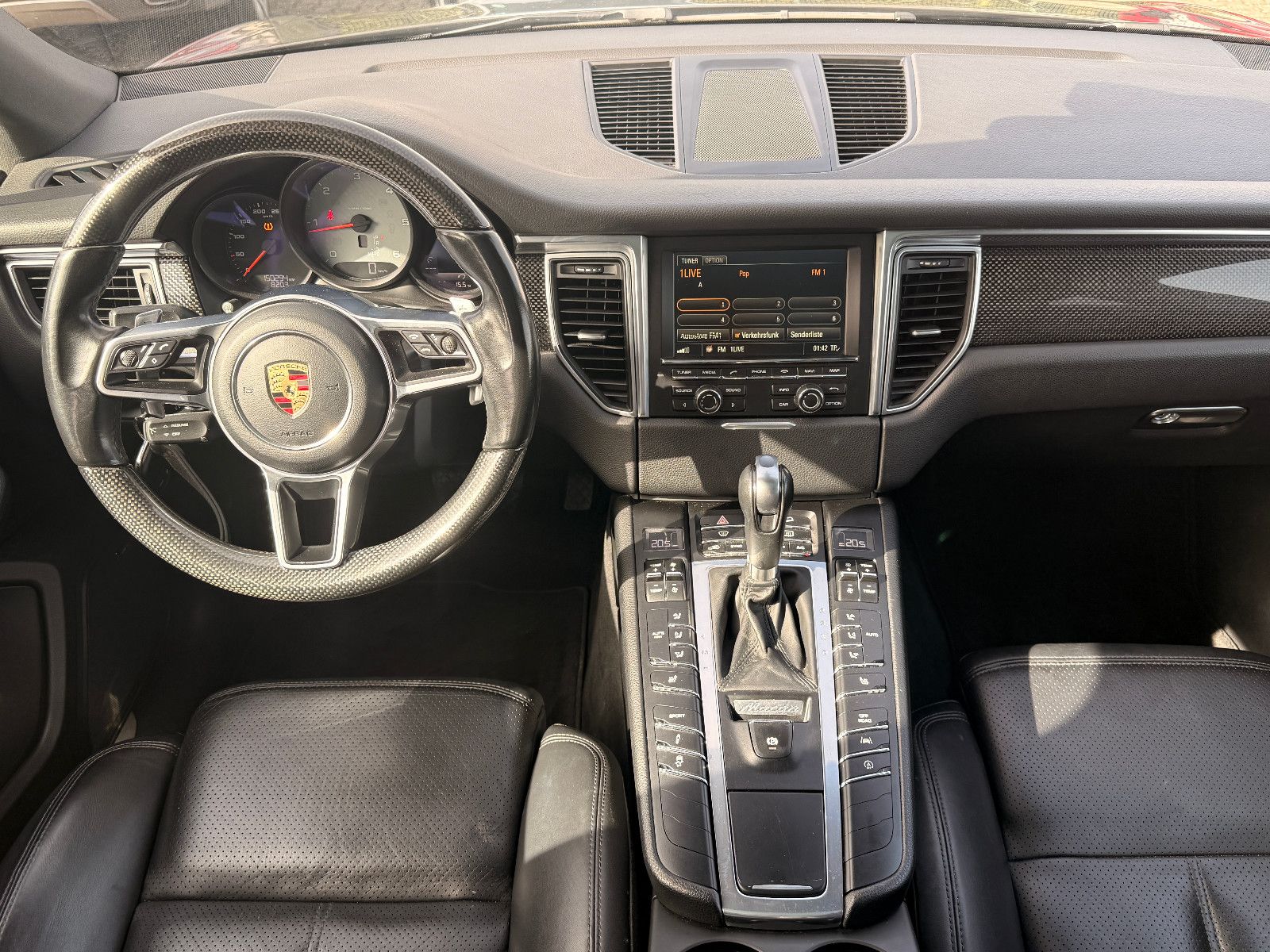 Fahrzeugabbildung Porsche Macan S Diesel/PANO/360°/MEMORY/SOUND/SHZ