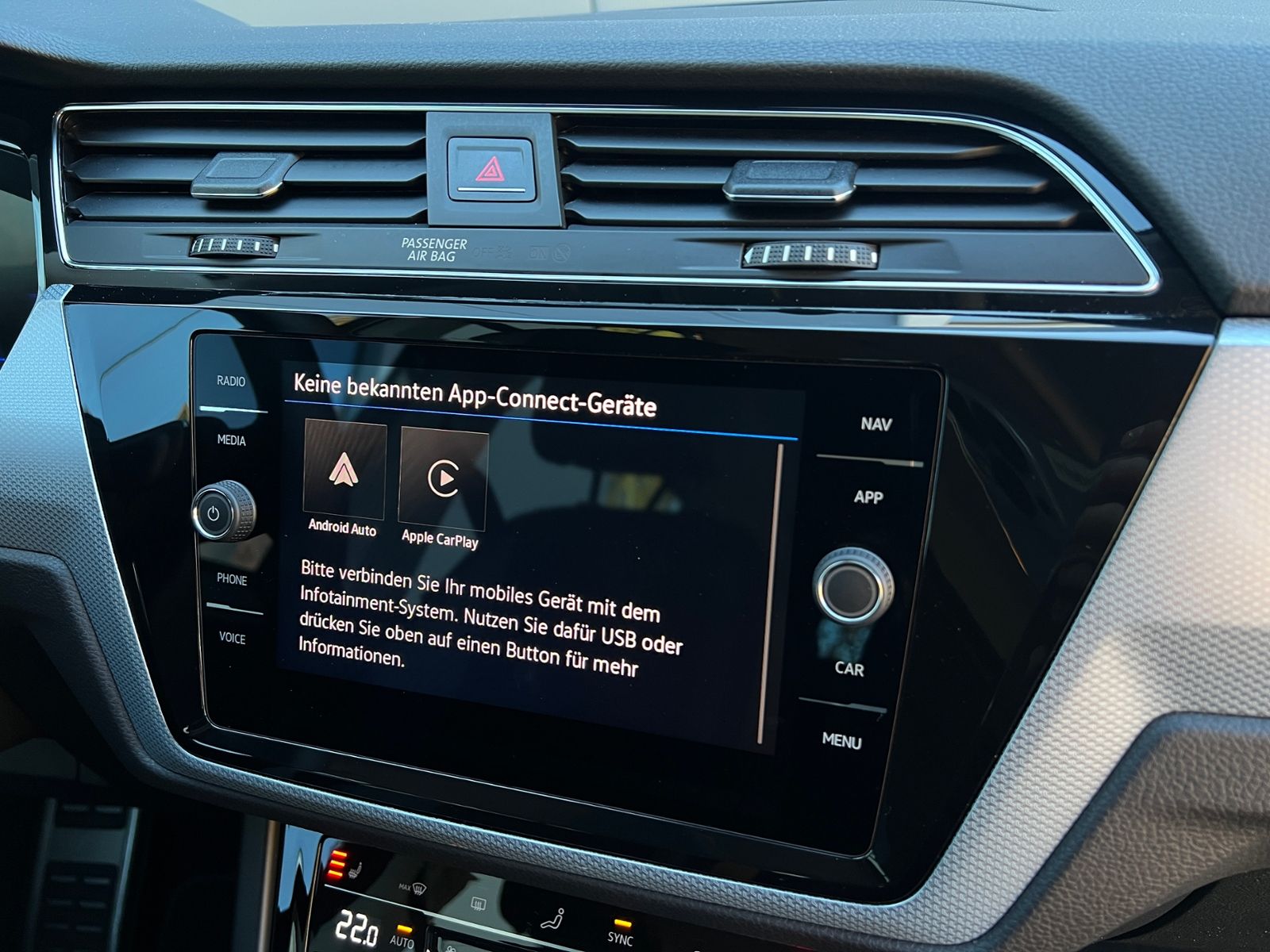 Fahrzeugabbildung Volkswagen Touran GOAL 1.5 TSI DSG *AHK, ACC, Kamera, 17''-