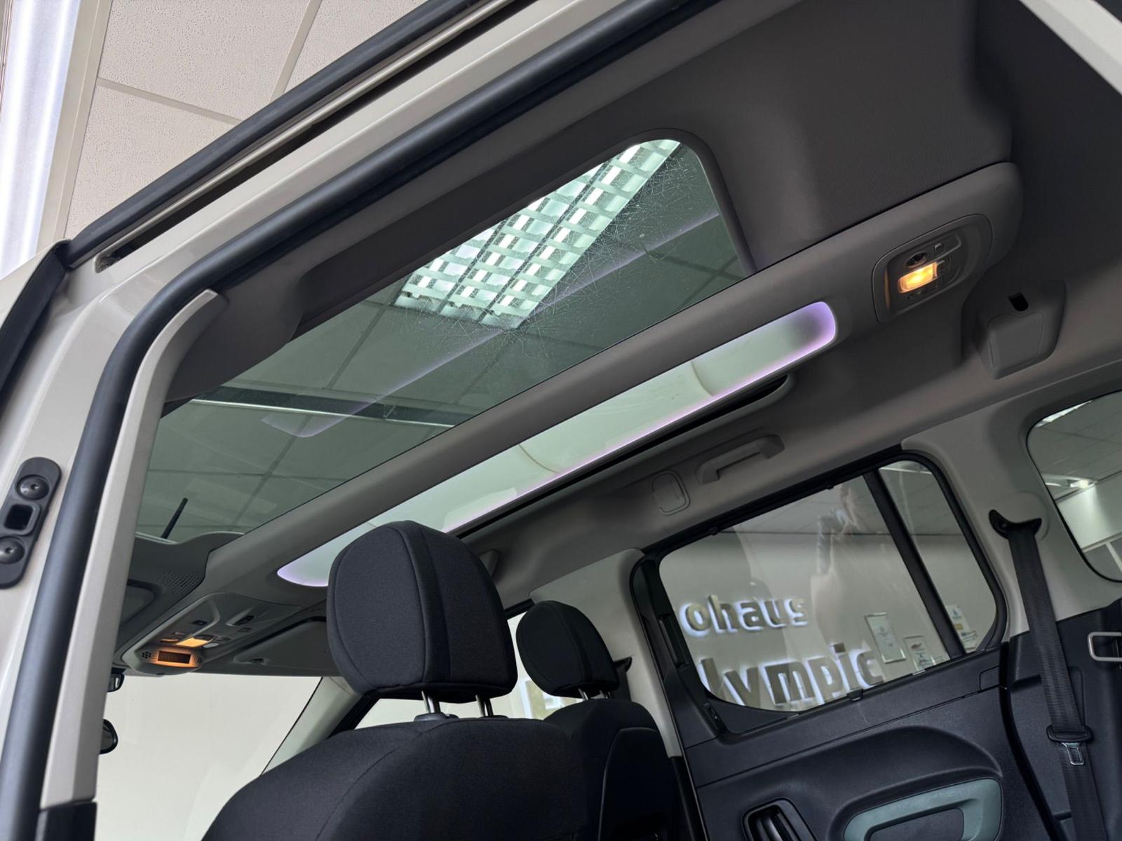 Citroën Berlingo 1.2 Shine M Behindertengerecht-Rampe