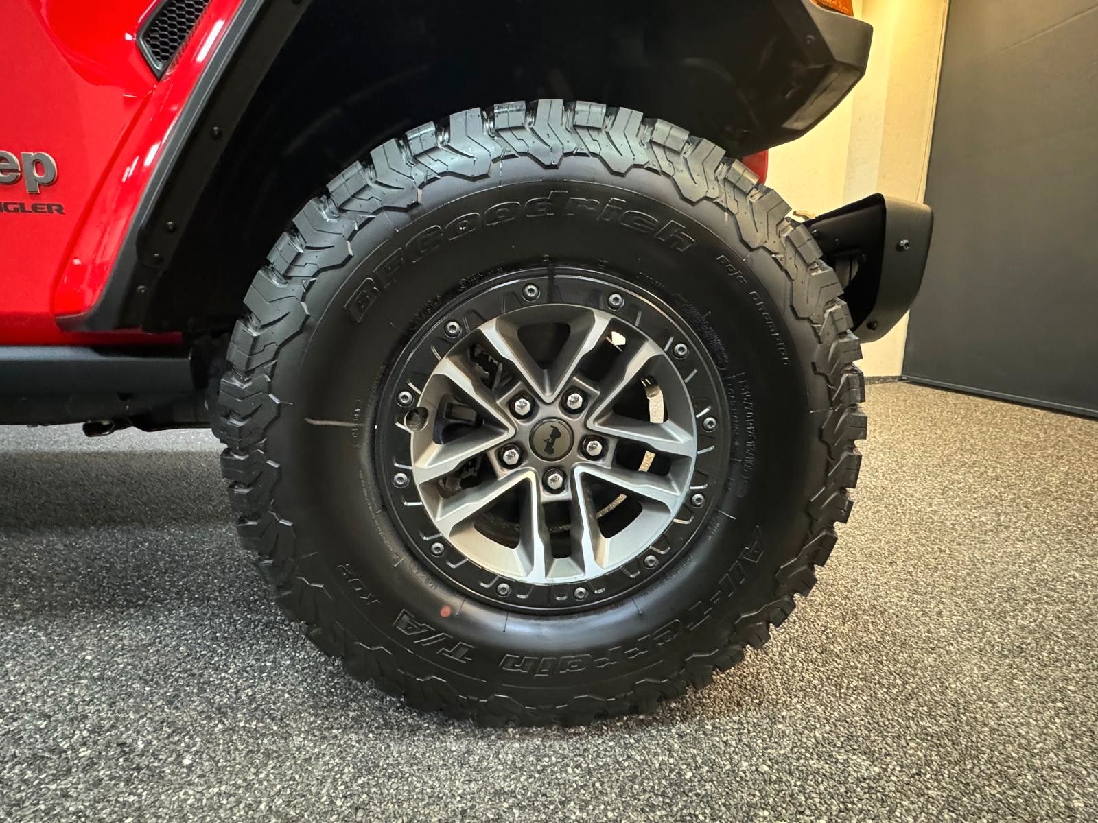 Fahrzeugabbildung Jeep RUBICON 392-6.4L HEMI V8-RECON 35"-STEEL BUMPER