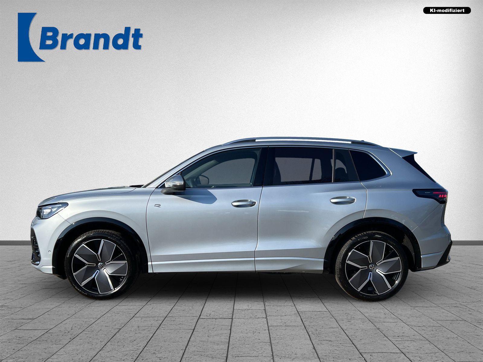 Volkswagen Tiguan 1.5 eTSI R-LINE DSG MATRIX KAMERA ACC AHK foto 2