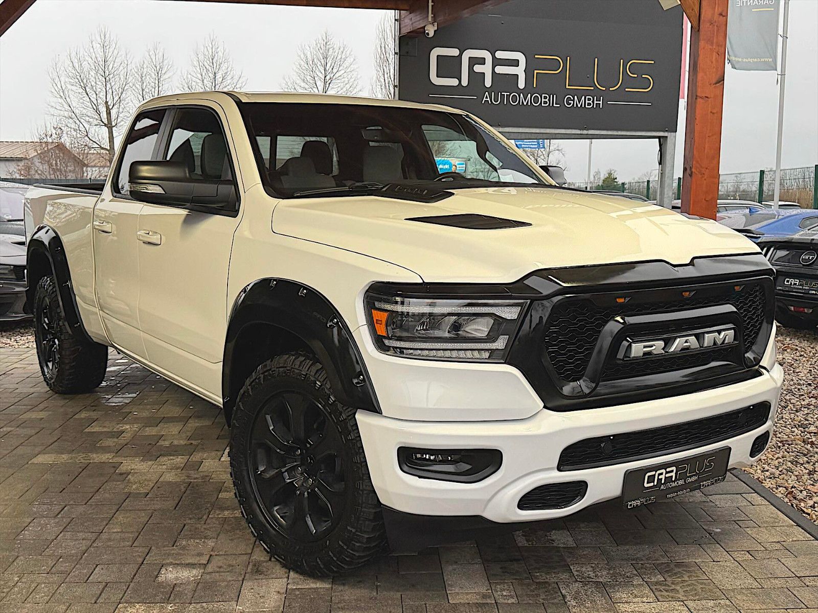 Fahrzeugabbildung Dodge RAM 5.7 V8 HEMI Night Editon Offroad LONGBED LED