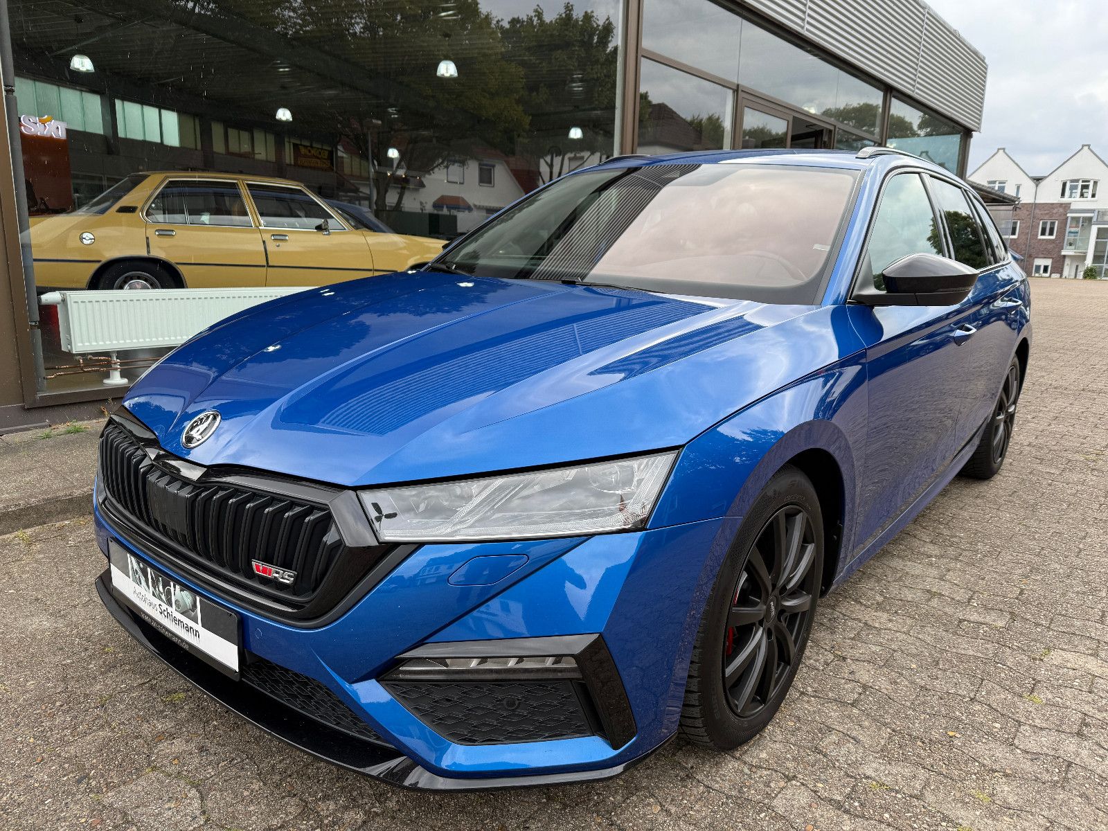 Skoda Octavia Combi 2.0 TDI RS AHK/NAVI/VOLLDIGI./LED