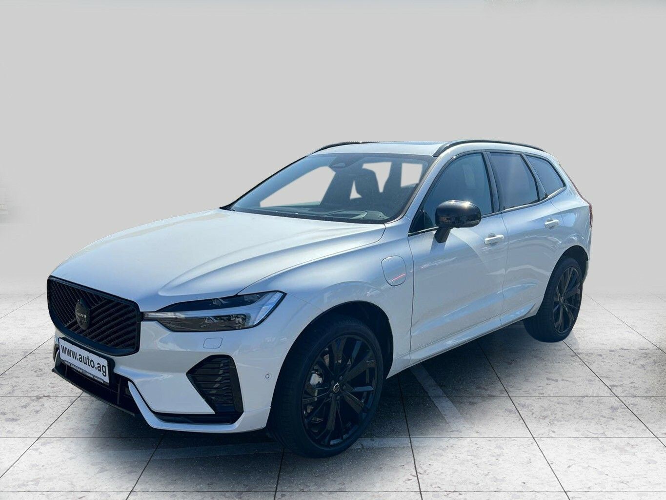Volvo XC60 T8 Plus Black Edition Plug-In Hybrid imagem 2