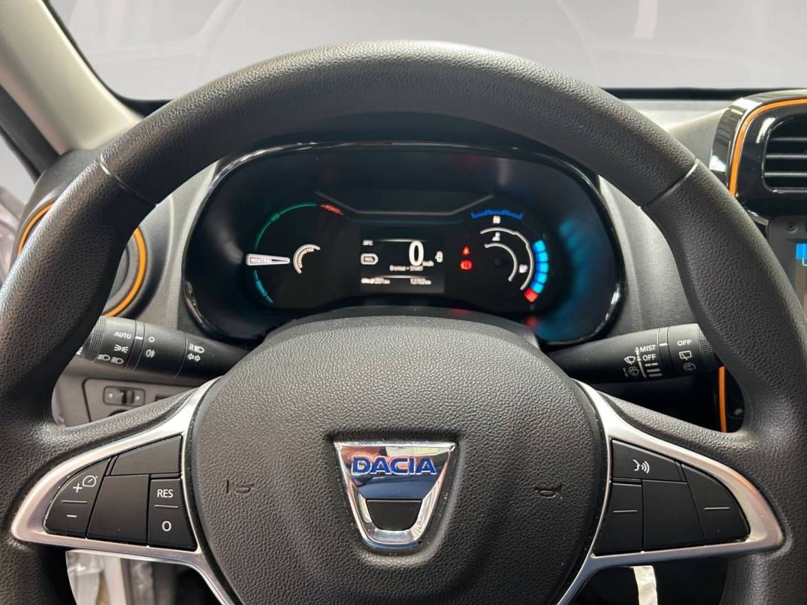 Fahrzeugabbildung Dacia Spring Comfort Plus mit Look-Paket-Orange