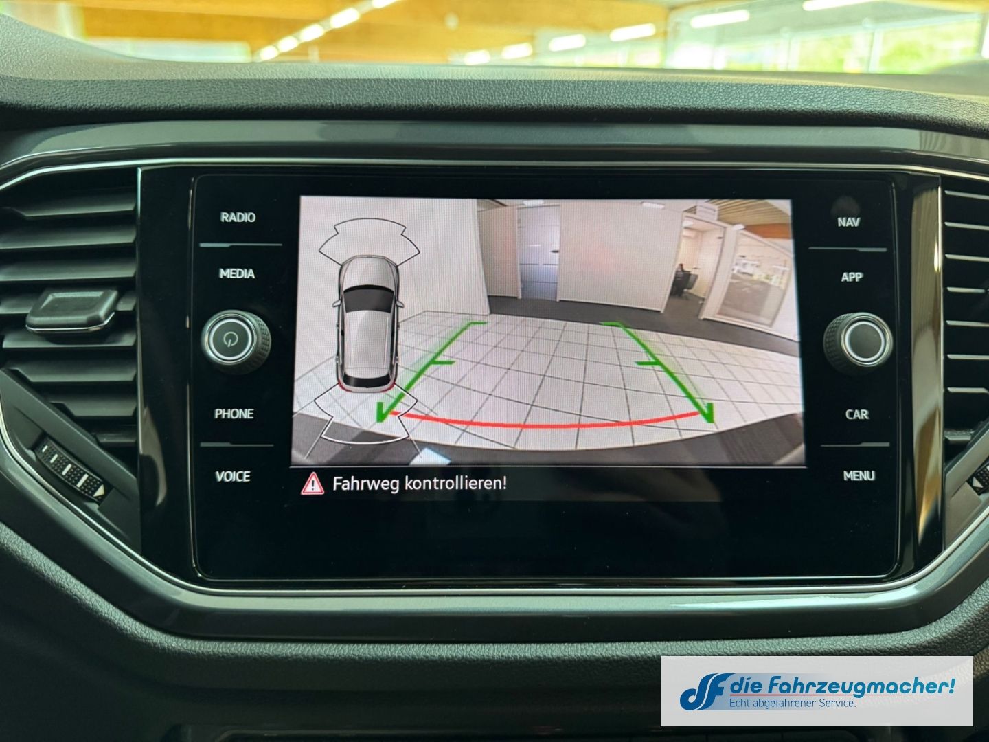 Fahrzeugabbildung Volkswagen T-Roc R-LINE Sportpaket ab.AHK Navi Digi.Cockpit