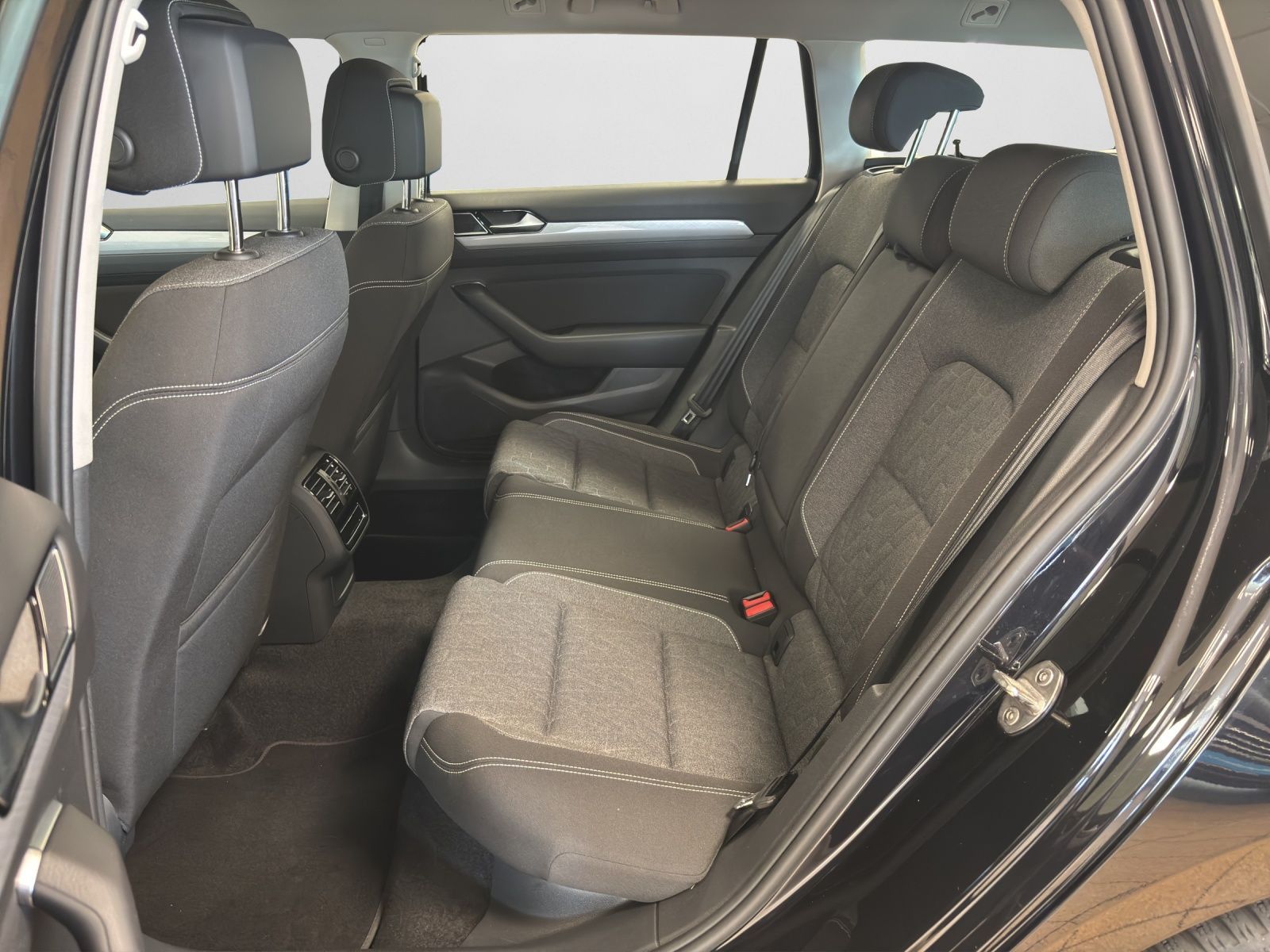 Volkswagen Passat Variant - Bild 15