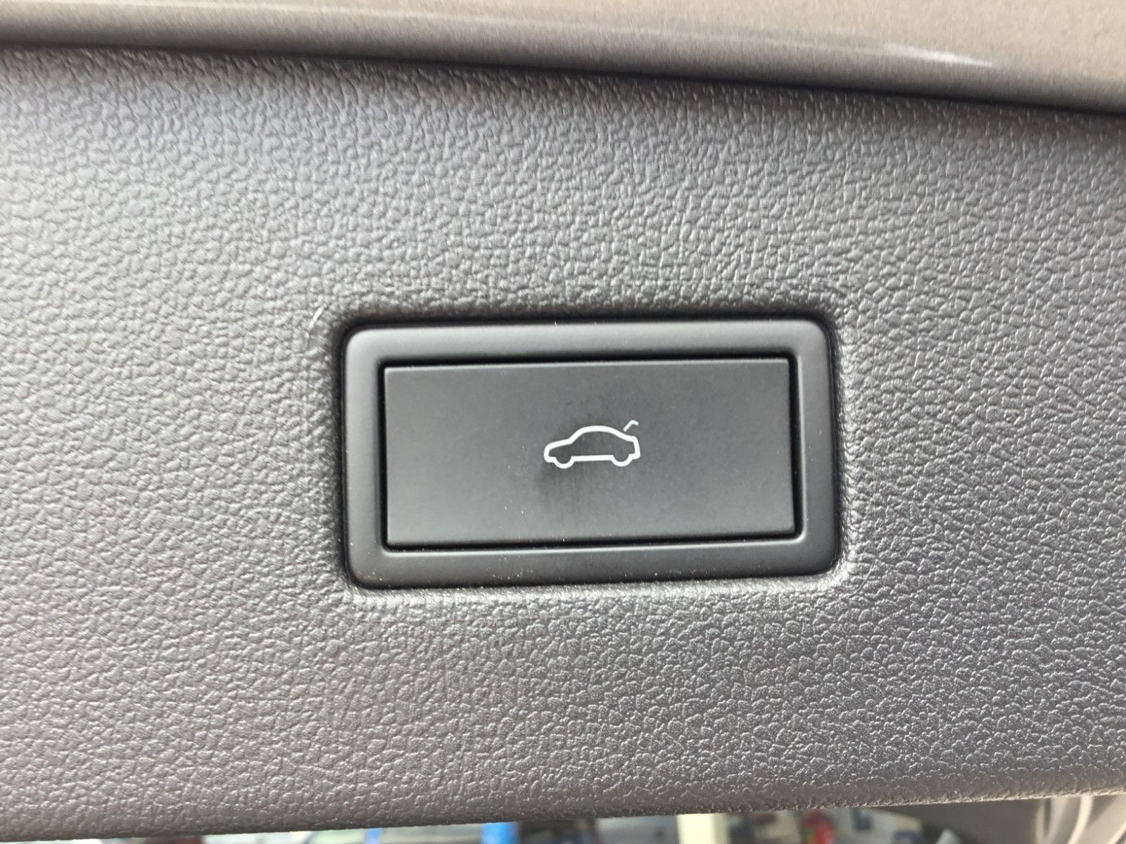 Fahrzeugabbildung Volkswagen Tiguan Allspace 2.0TDI DSG 4M R-Line+Standheizun