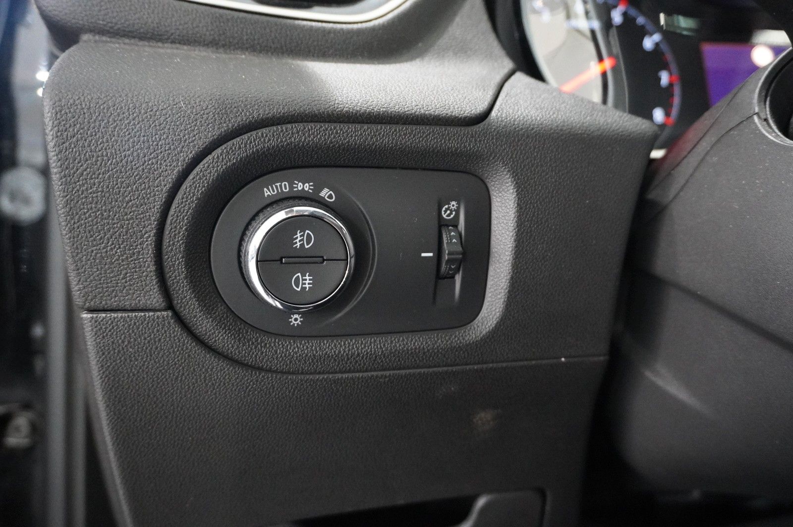 Fahrzeugabbildung Opel Grandland (X) 1.5D ULTIMATE NAVI/LED/360°/SH/AHK