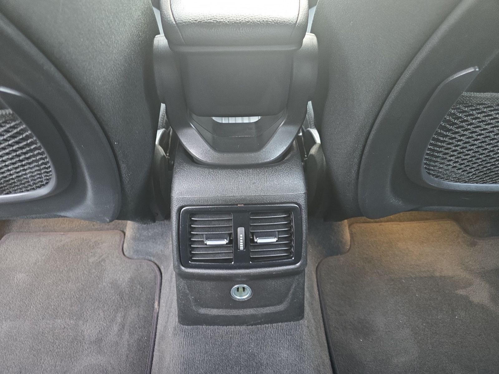 Fahrzeugabbildung BMW X1 sDrive 18d Advantage NAVI TEMPOMAT KLIMA PDC