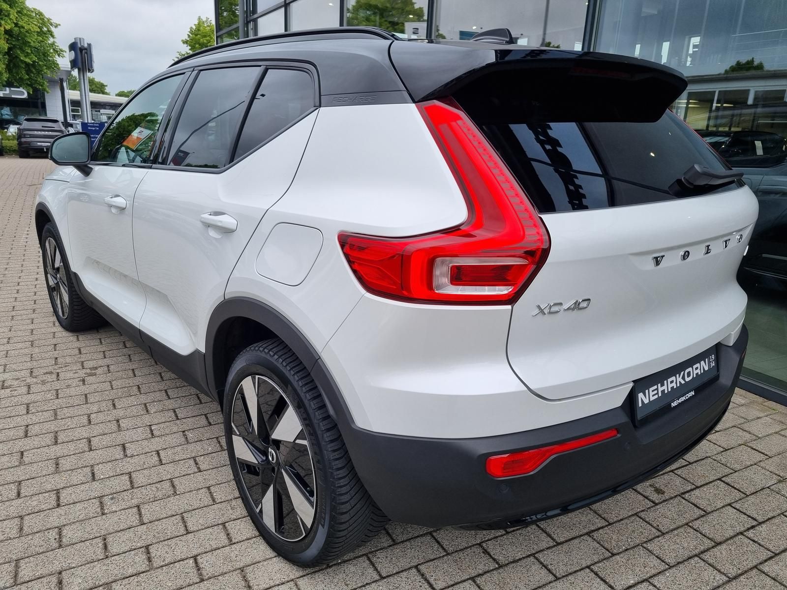 Fahrzeugabbildung Volvo XC40 Single Extended Plus 'Ganzjahresreifen'