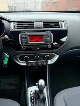 Kia Rio *TÜV* AUTOMATIC - Kia Rio in Frankfurt (Main)