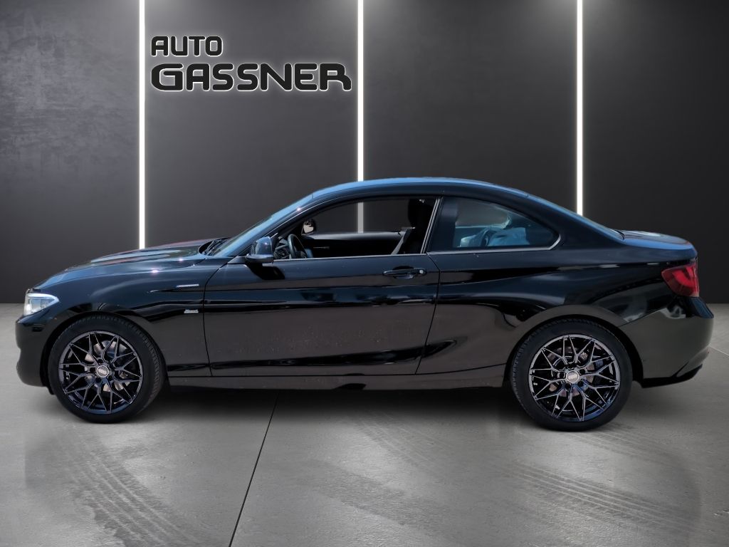 Fahrzeugabbildung BMW 220i Coupe Sport Line (8-fach)