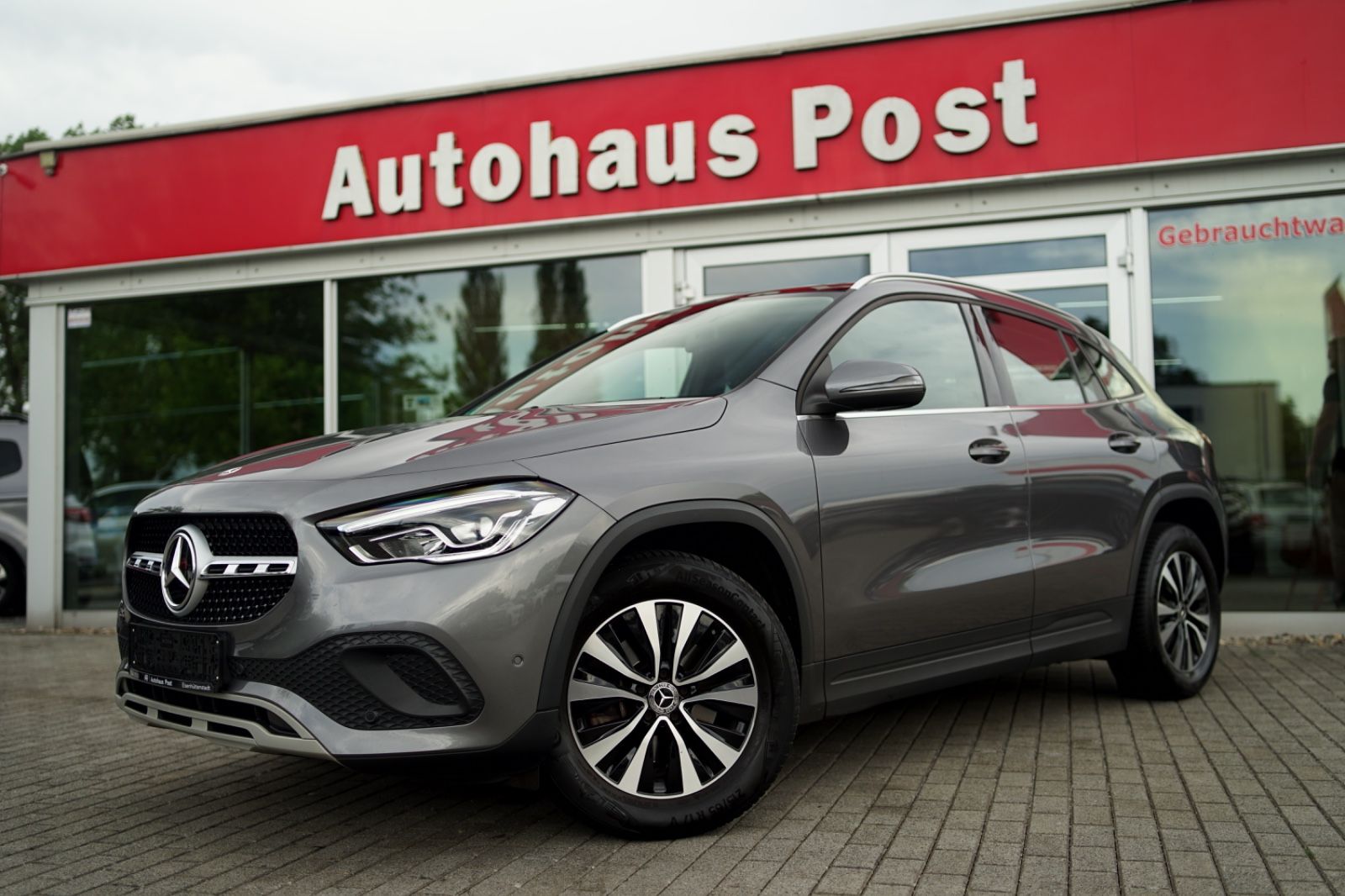 MERCEDES-BENZ GLA 200d AHK Kamera LED Panorama Sitzheizung DAB
