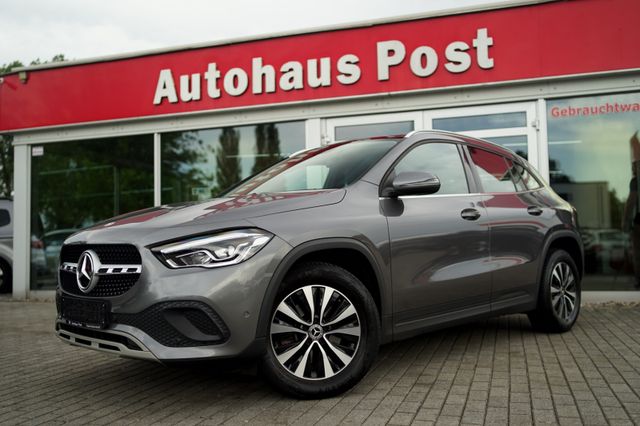 MERCEDES-BENZ GLA 200d AHK Kamera LED Panorama Sitzheizung DAB