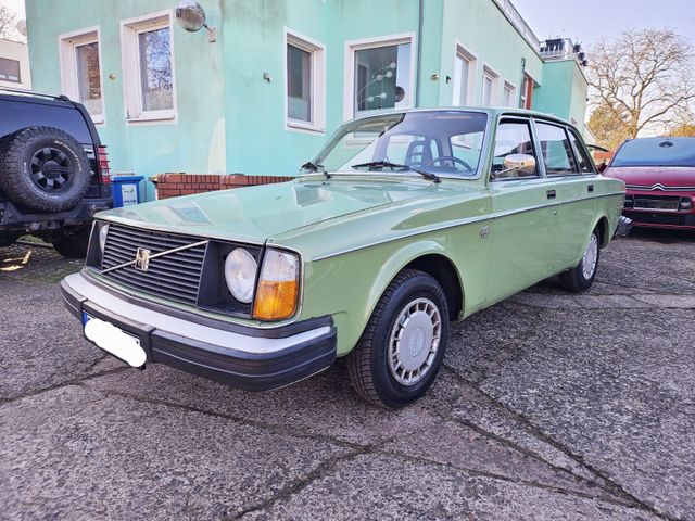 Volvo 244 DL   H-Kennzeichen!