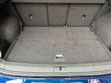 Volkswagen Golf - 6
