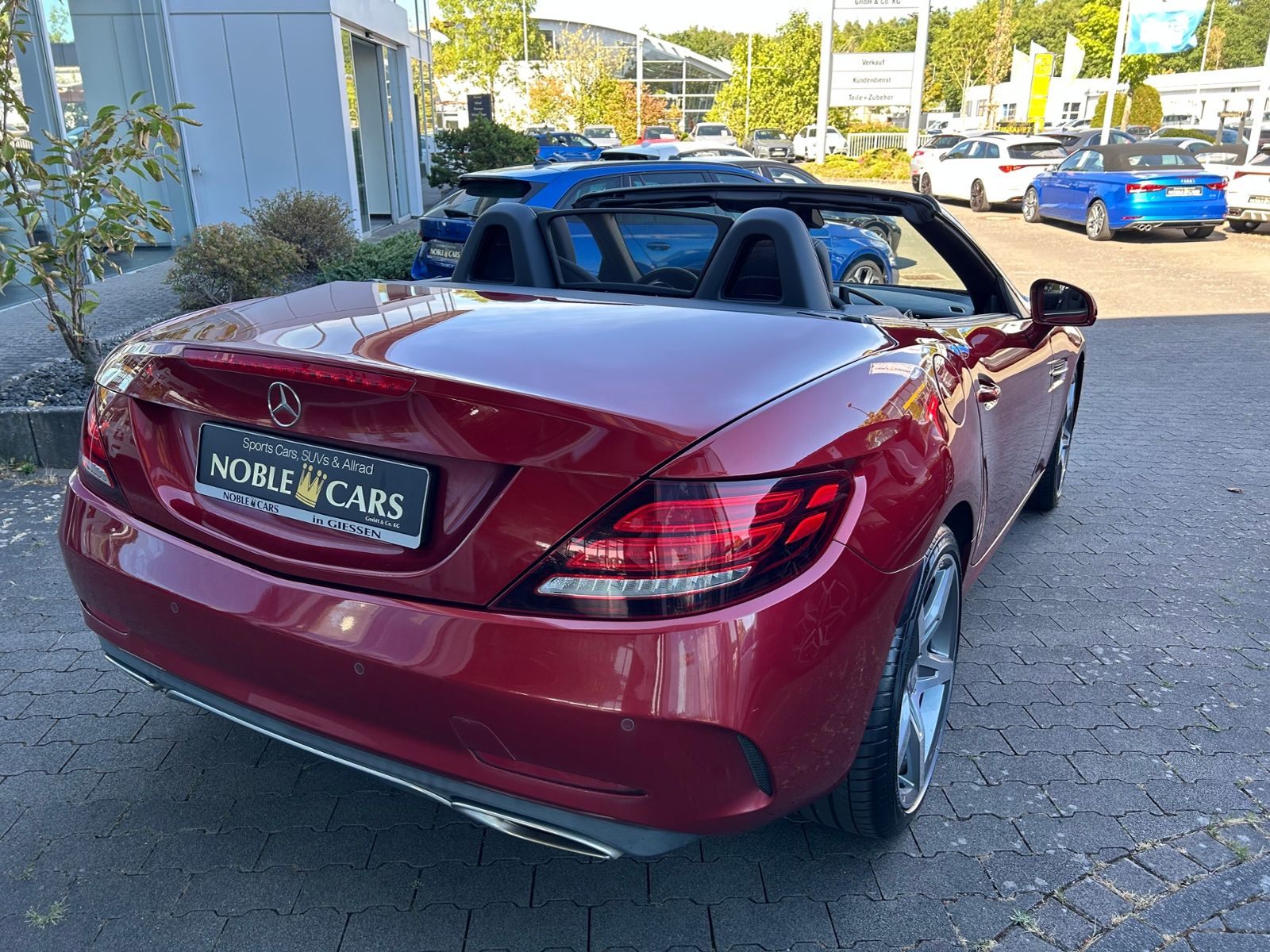 Fahrzeugabbildung Mercedes-Benz SLC 300 Roadster AMG Line KLIMA LED NAVI
