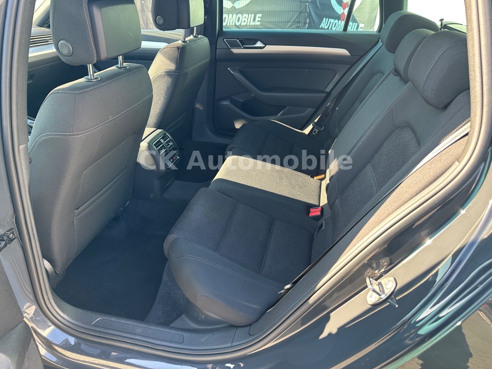 Fahrzeugabbildung Volkswagen Passat Variant Comfortline 2.0TDI/DSG/LED/AHK