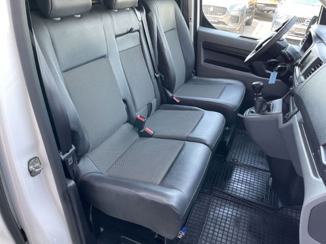 Fahrzeugabbildung Citroën Jumpy 1.5 BlueHDi 100 Club M-L2H1 3-Sitzer, Rück