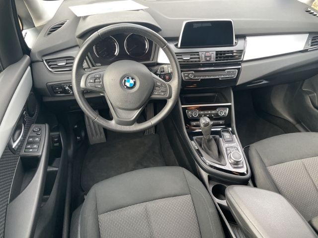 Fahrzeugabbildung BMW 218 Gran Tourer i Advantage Navi, Rückfahrkamera