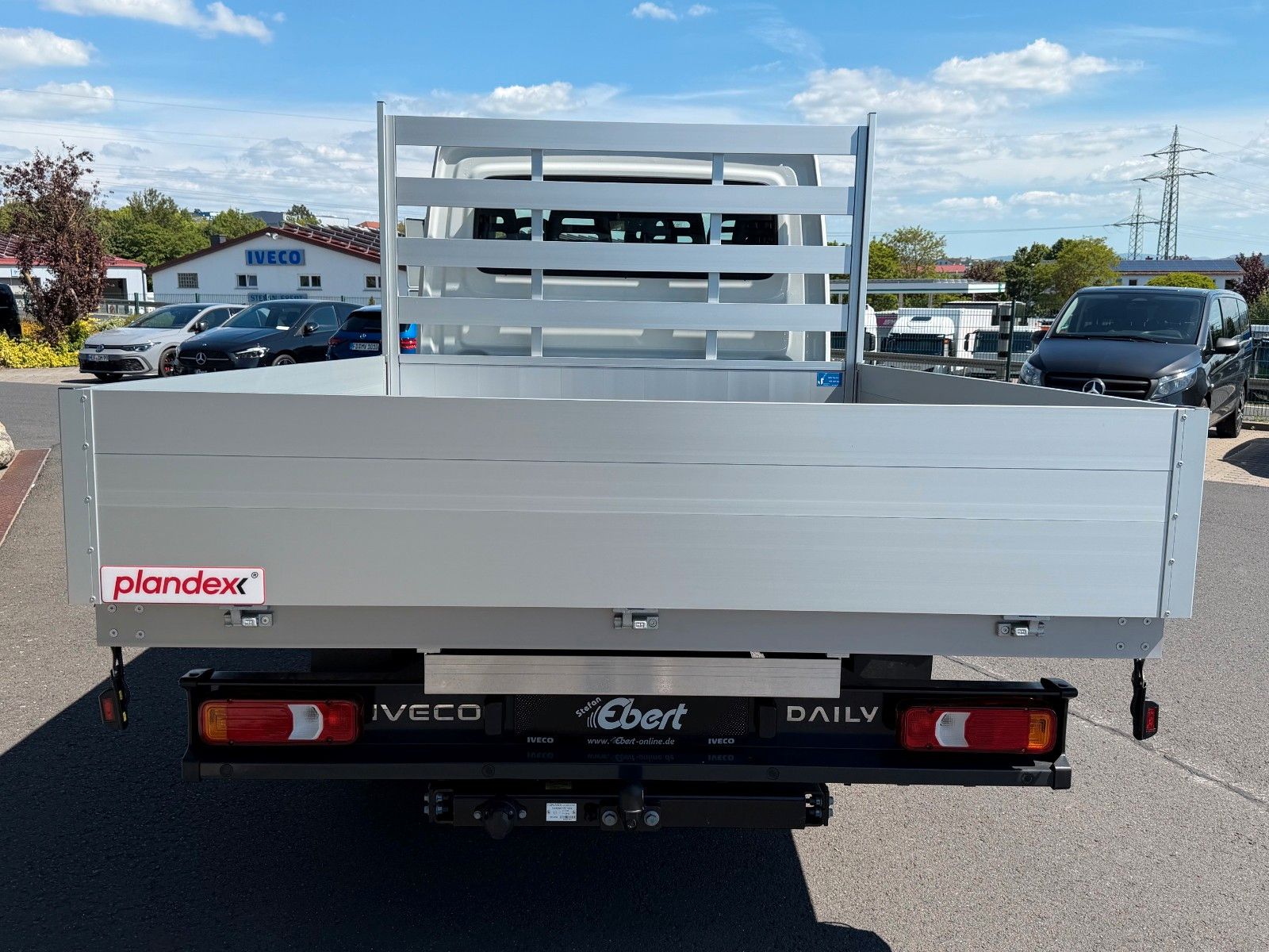 Fahrzeugabbildung Iveco Daily 35S16 H 3.0L A8 *Automatik*AHK*7-Sitze*