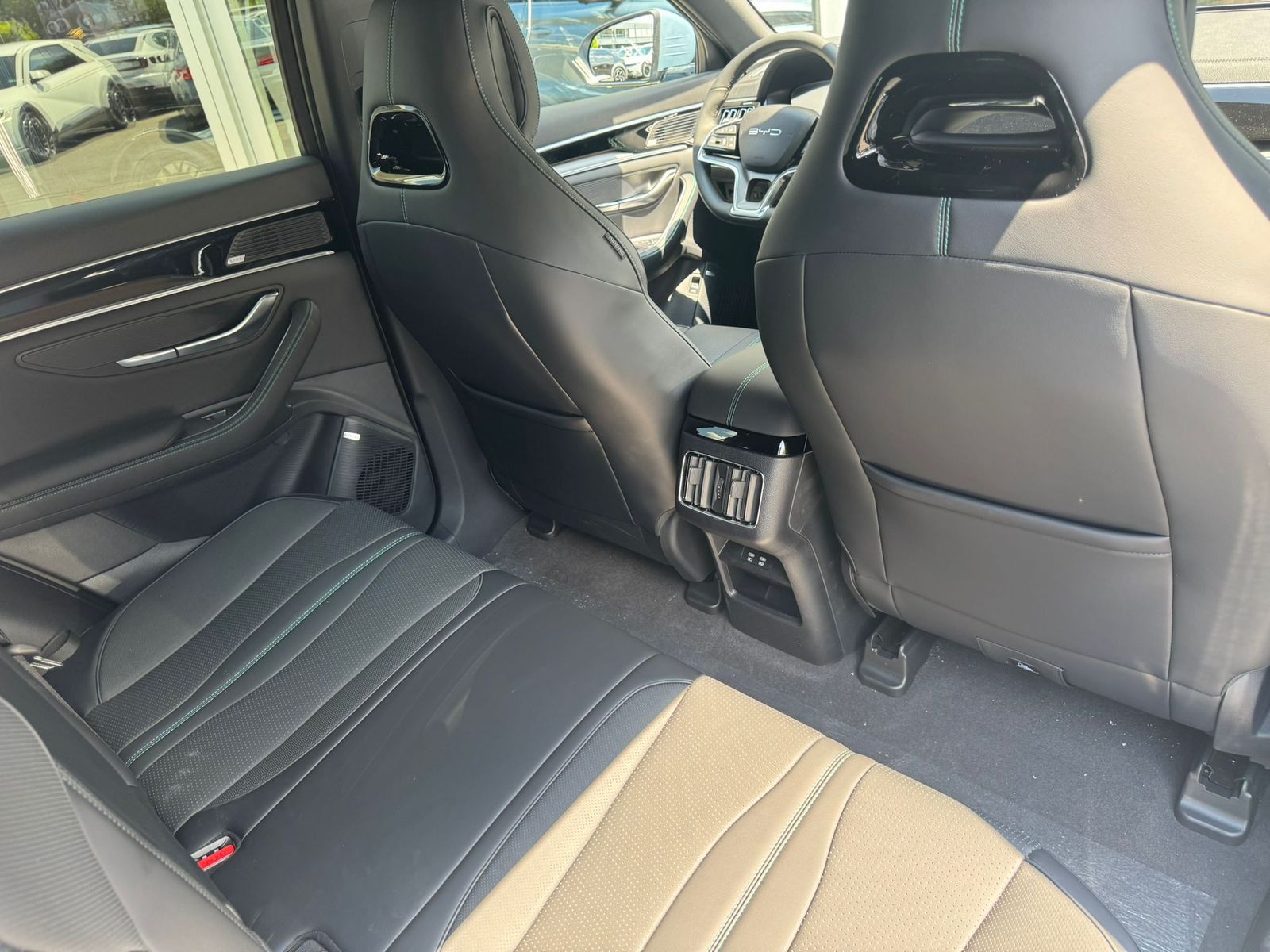 Fahrzeugabbildung BYD SEAL U DM-i PHEV SOFORT VERFÜGBAR PANO+HEAD+NAVI