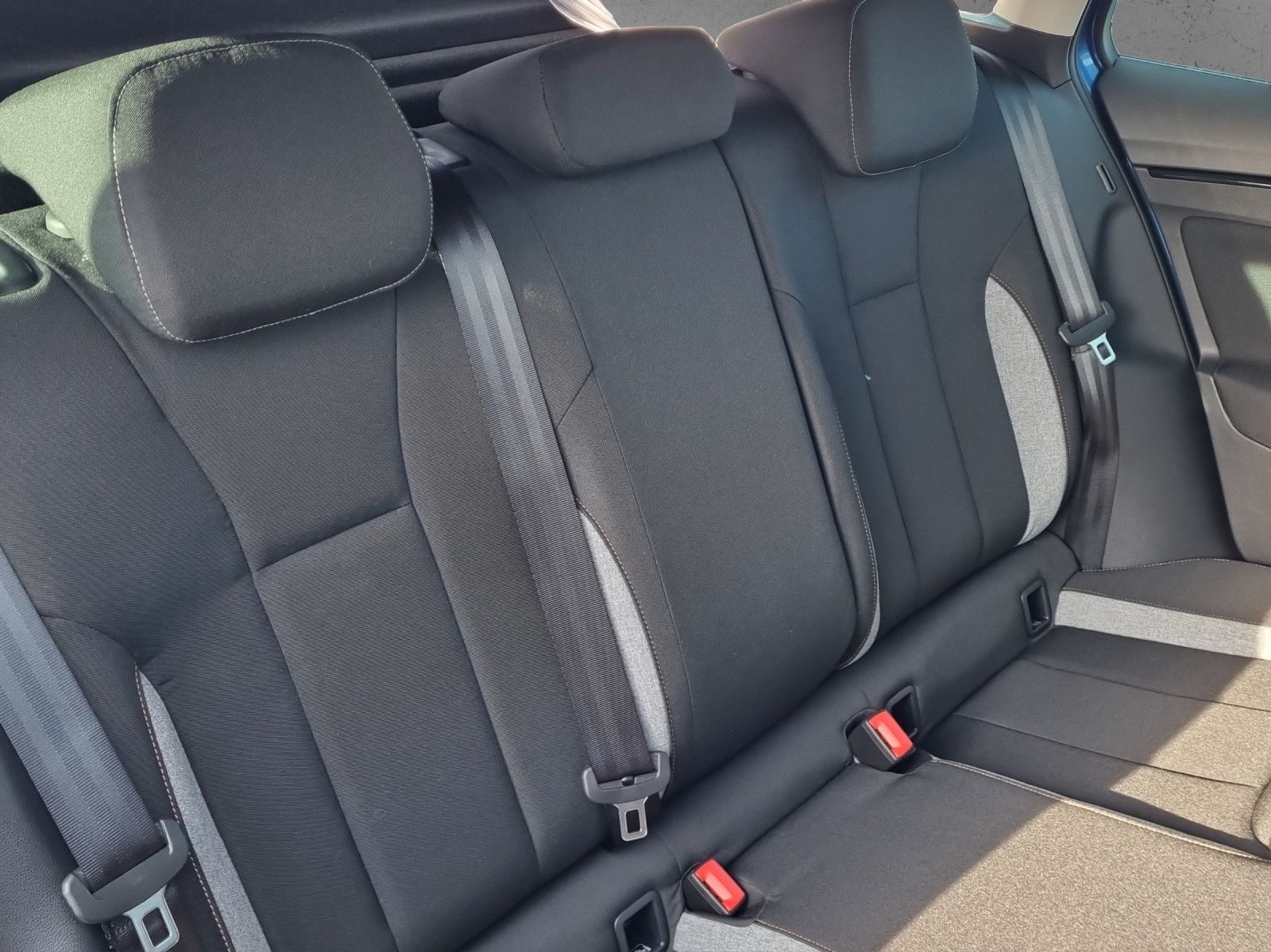 Fahrzeugabbildung SKODA Scala Tour 1,0 TSI DSG Black Image SimplyClever