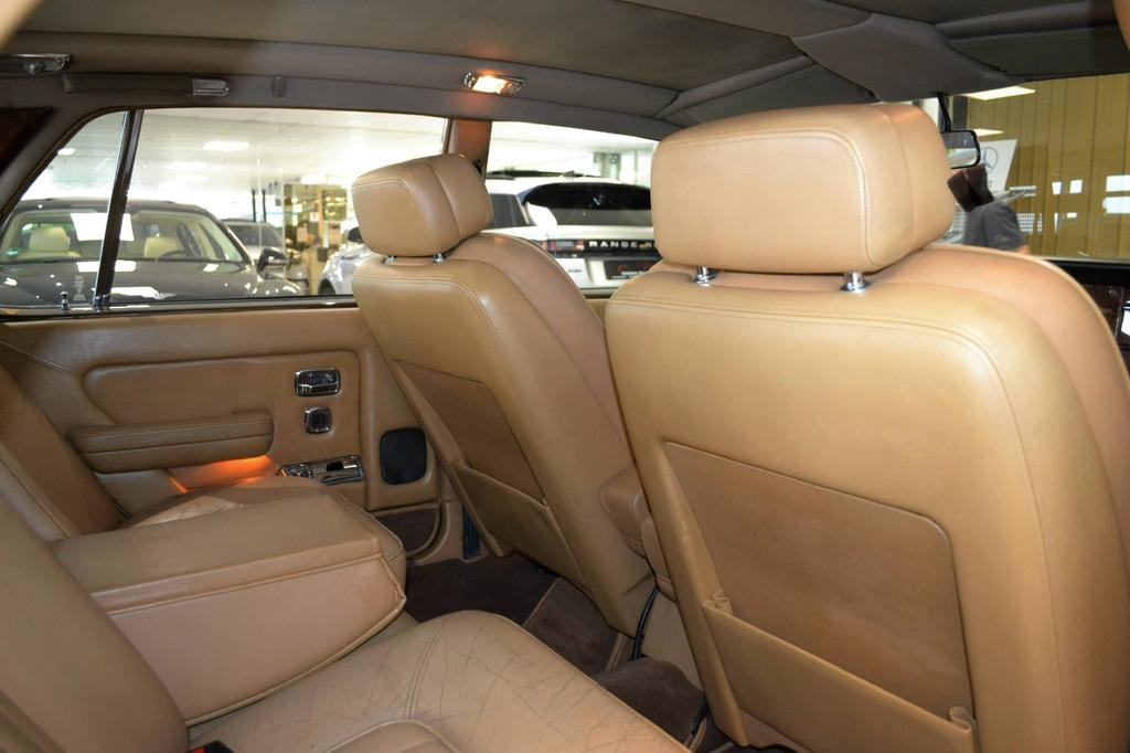 Rolls-Royce Silver Spirit