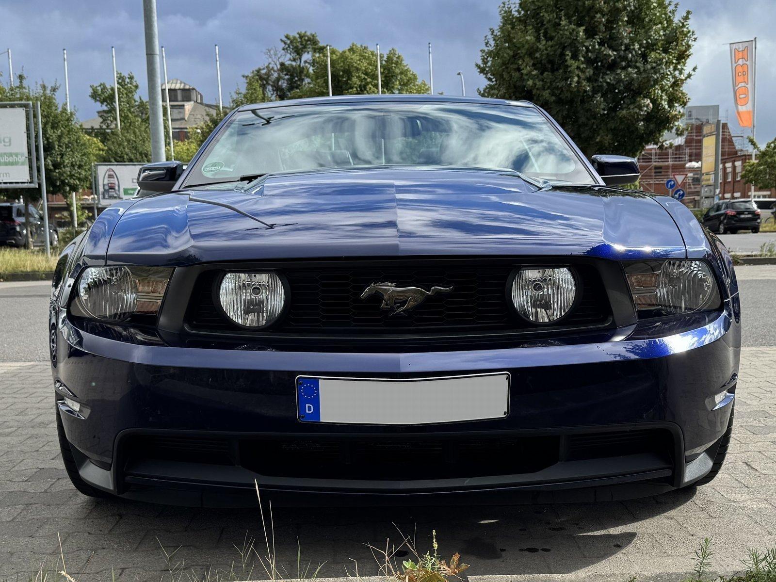 Ford Mustang GT Premium Coupe Schalter Carfax Leder