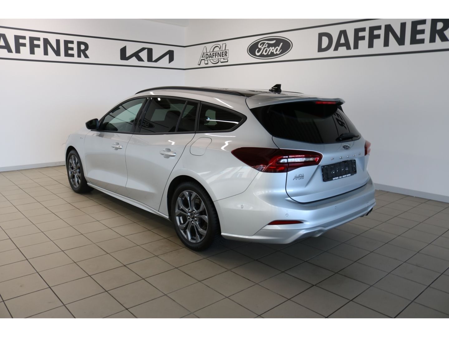 Fahrzeugabbildung Ford Focus Turnier ST-Line X 1.0 LED/Navi/B&O-Sound