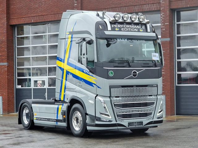 Volvo FH 13.500 Globetrotter XL 4x2 - New - Performanc