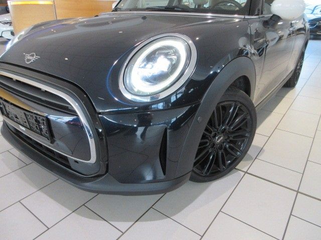 Fahrzeugabbildung MINI Mini Cooper Classic Trim LED/NAVI/SHZ/PANO/LEDER