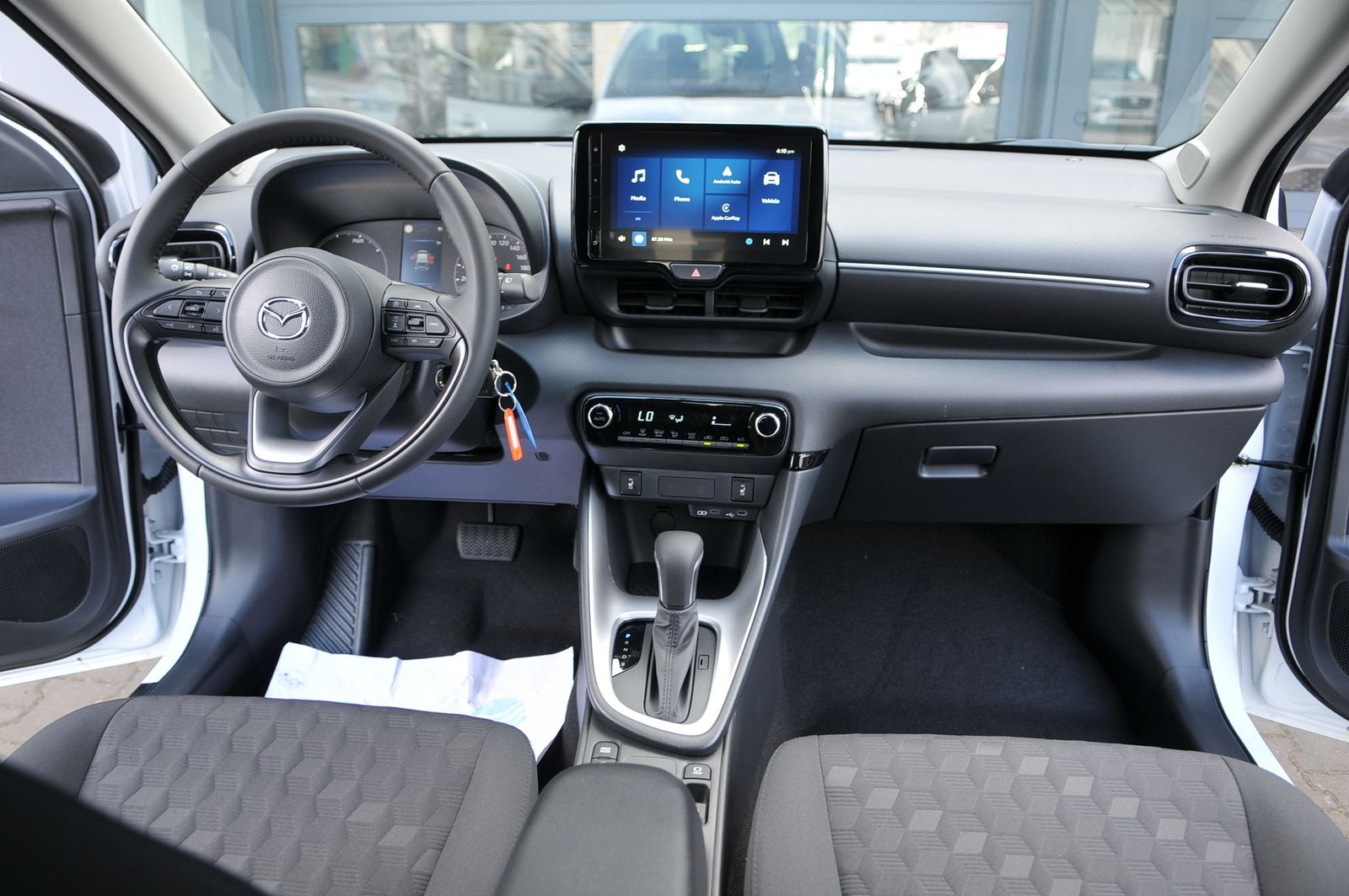Mazda 2 Hybrid - Bild 8
