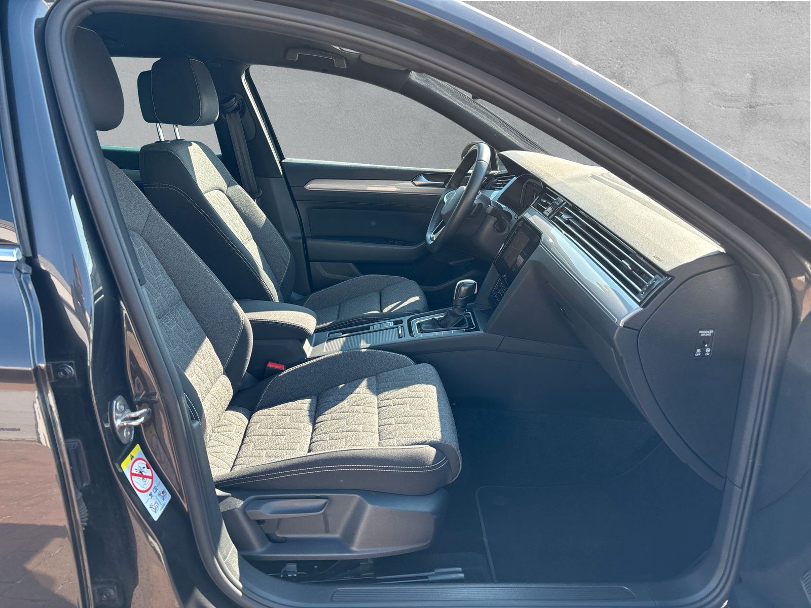 Fahrzeugabbildung Volkswagen Passat Variant Business 2.0 TDI DSG AHK App-Conn
