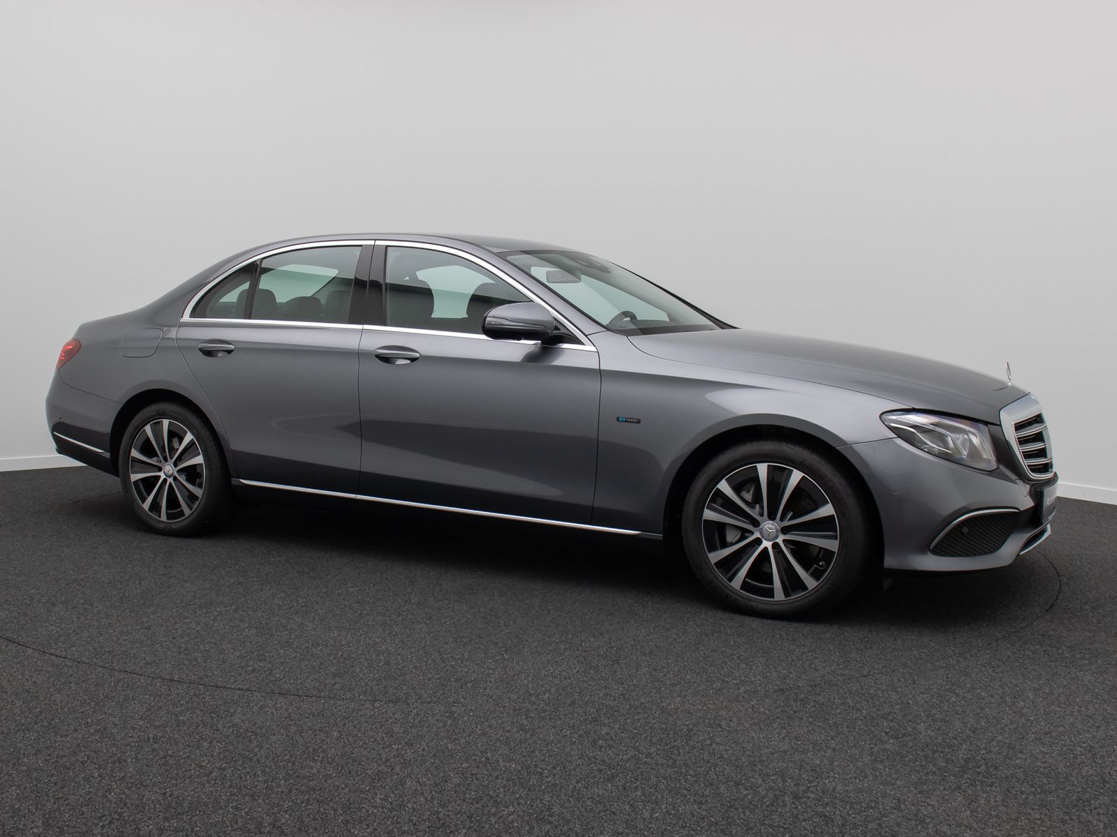 Fahrzeugabbildung Mercedes-Benz E 300 de Widscreen 360&deg; DAB AHK FahrAss HiFi 18"