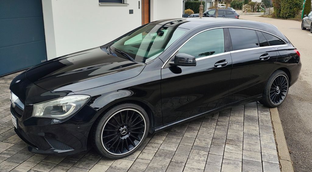 Image of Mercedes-Benz CLA 220 Shooting Brake