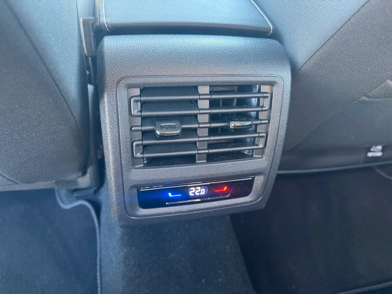 Fahrzeugabbildung Volkswagen Golf VIII Lim. Active 2.0 TDI