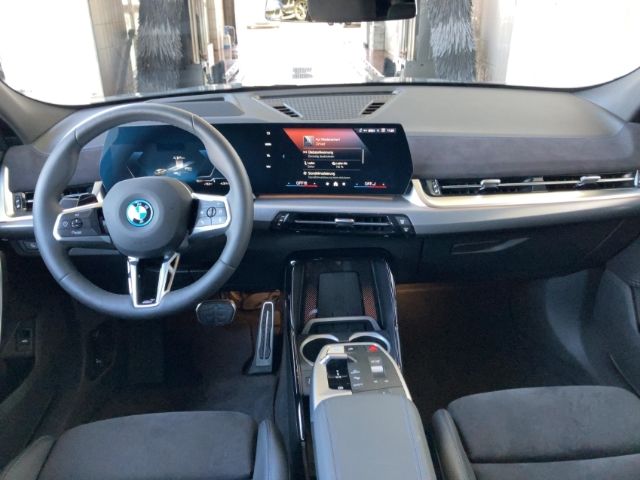 BMW iX2 - Bild 8