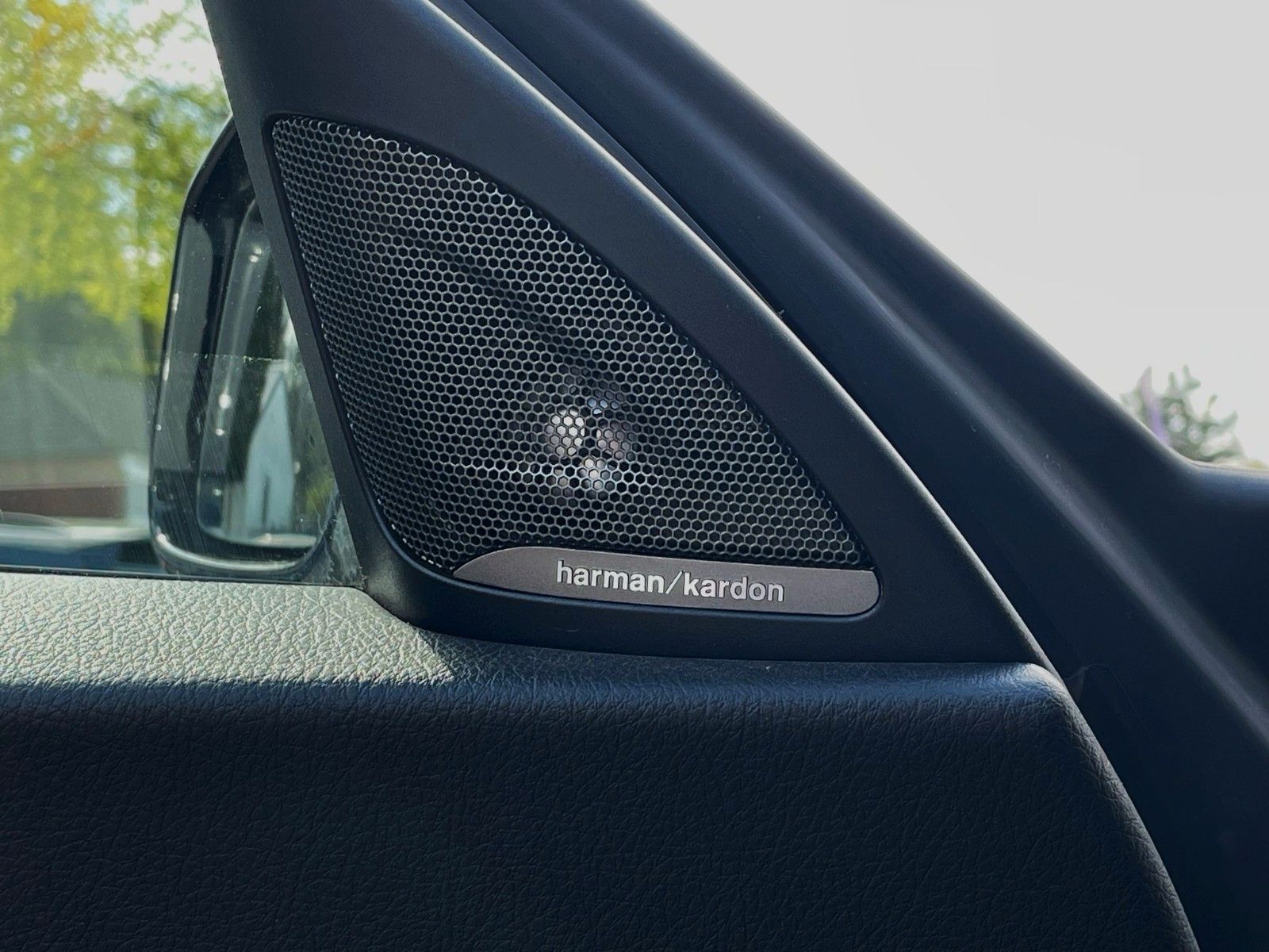 Fahrzeugabbildung BMW 220d Coupe SAG M SPORT PAKET NAVI GSD H&K SOUND
